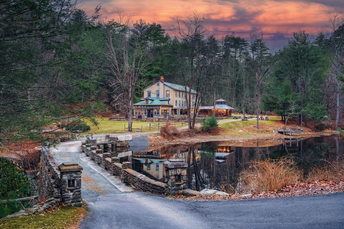 Holiday home Poconos Mansion With Pool Hot Tub And Sauna Tennis And *