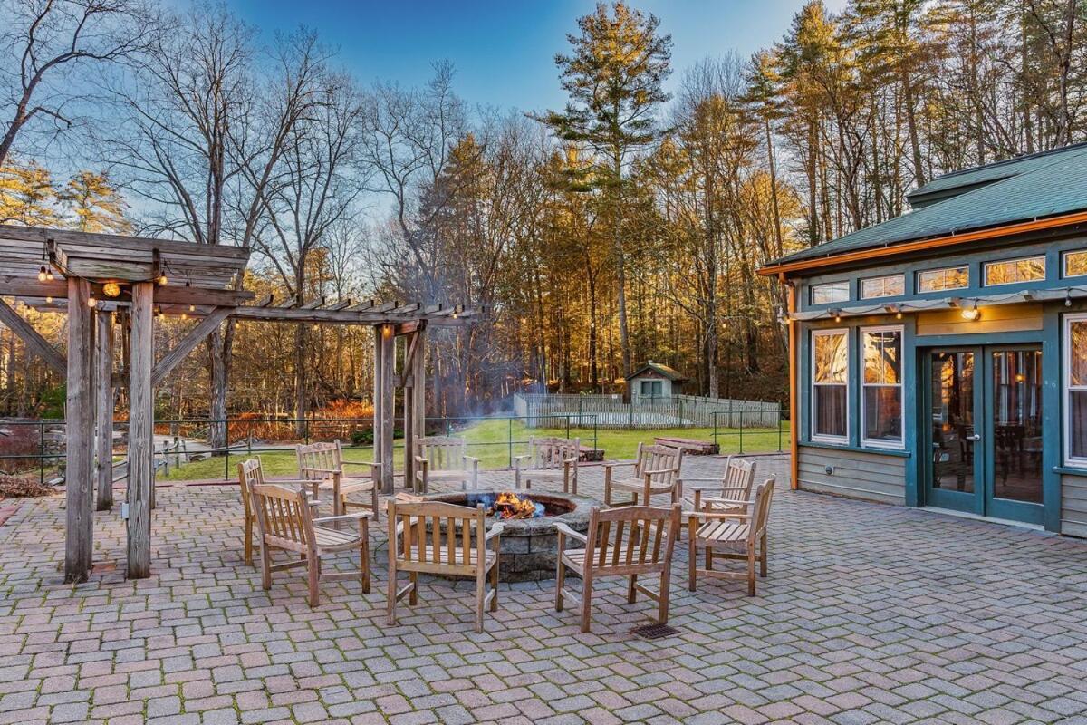 Poconos Mansion With Pool Hot Tub And Sauna Tennis And Holiday home Milford