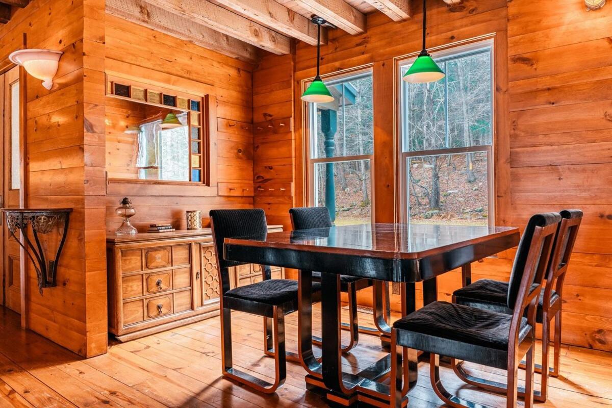 Poconos Mansion With Pool Hot Tub And Sauna Tennis And Holiday home *