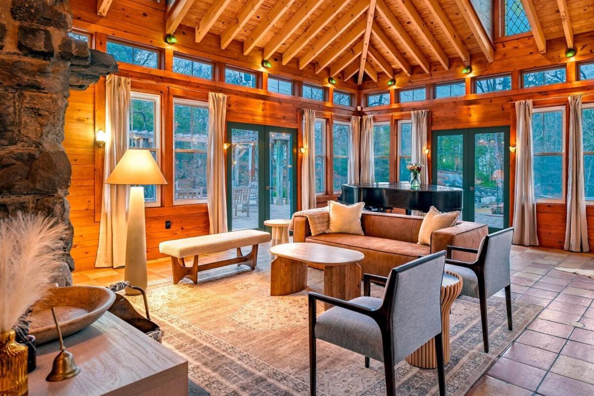 Holiday home Poconos Mansion With Pool Hot Tub And Sauna Tennis And Milford